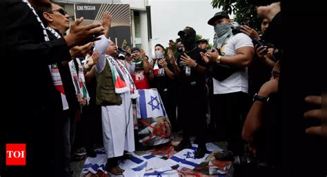 Activists slam Malaysia’s solidarity program for Palestinians after children seen toting toy guns